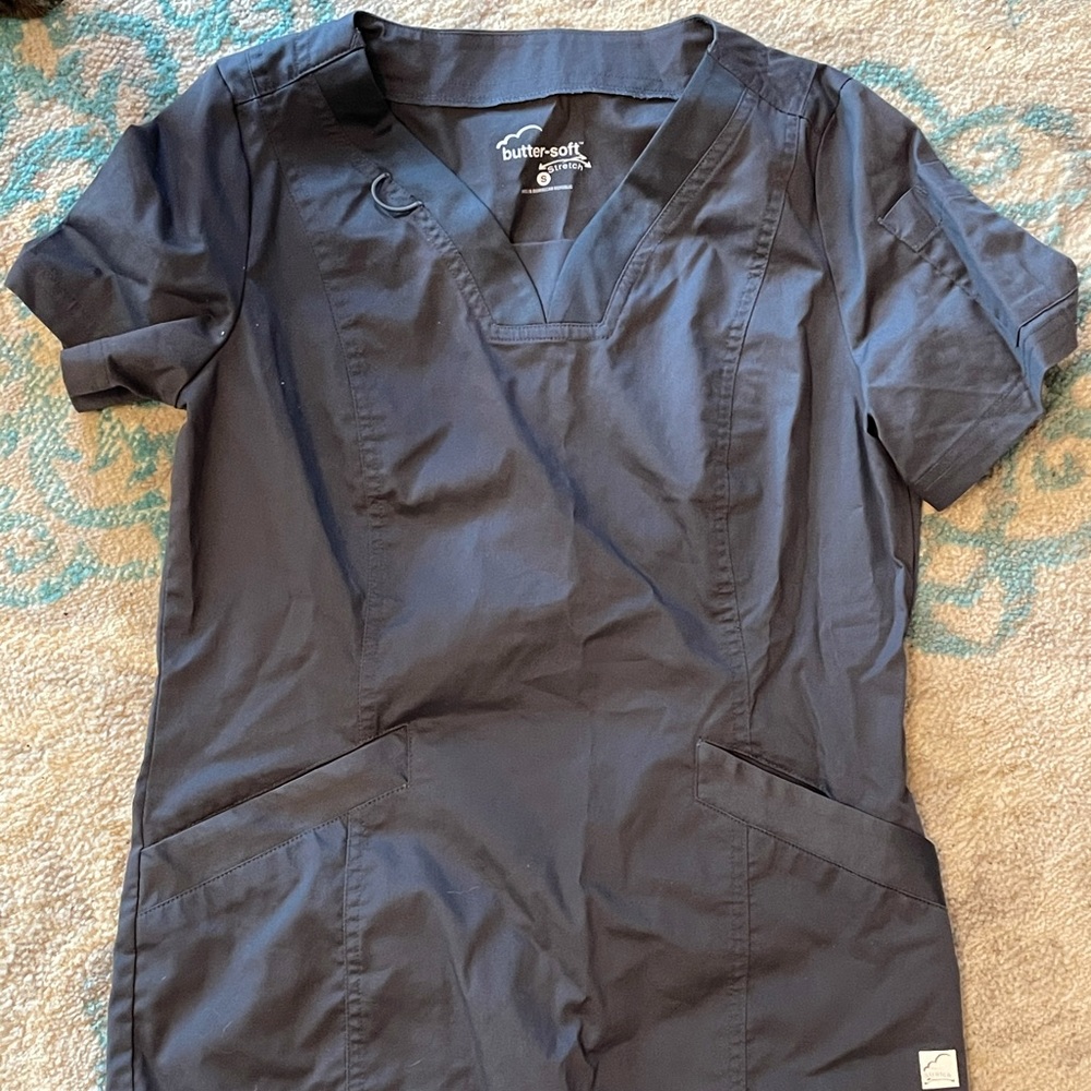 UA Butter Soft Stretch Scrub Top